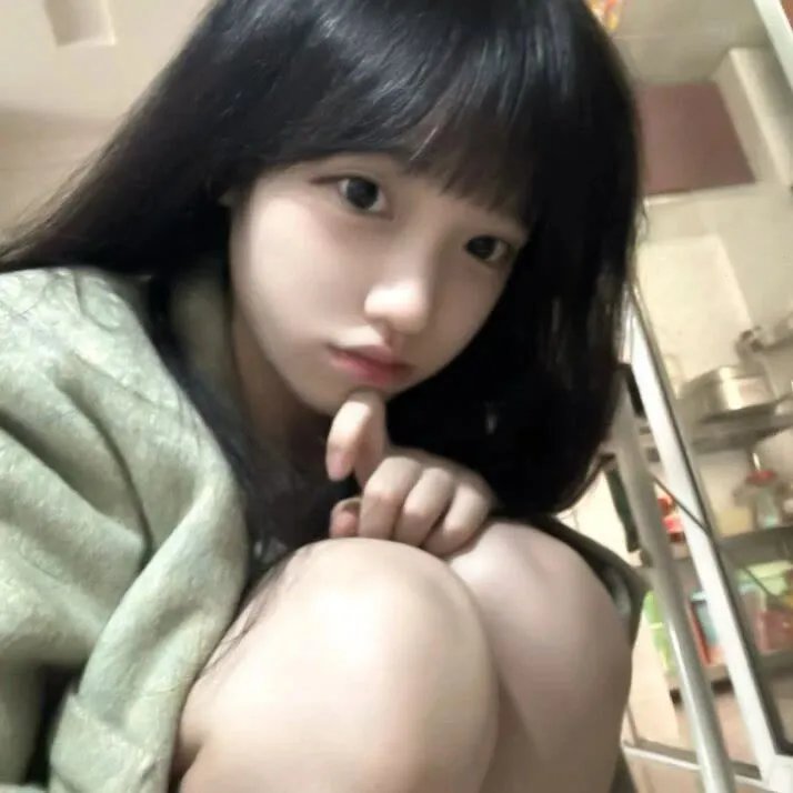 金牌客服董董恩